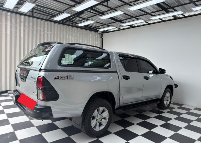 Used 12
                    TOYOTA
                     for Sale Image