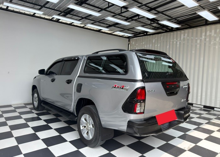 Used 12
                    TOYOTA
                     for Sale Image