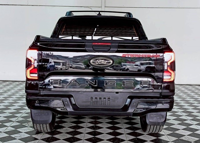 Used 8
                    FORD
                     for Sale Image