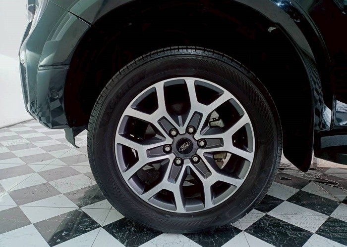 Used 8
                    FORD
                     for Sale Image