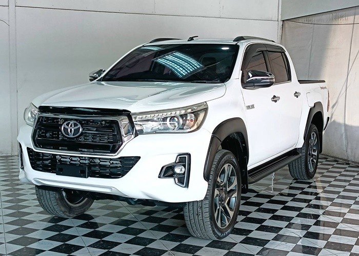 Used 8
                    TOYOTA
                     for Sale Image