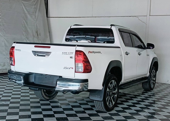 Used 8
                    TOYOTA
                     for Sale Image