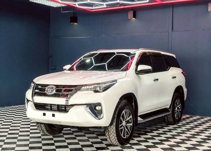Used 7
                    TOYOTA
                     for Sale Image