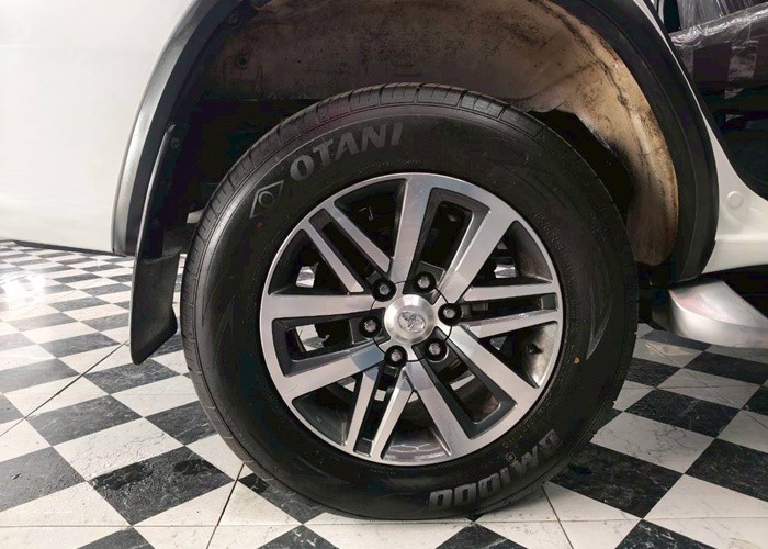 Used 7
                    TOYOTA
                     for Sale Image