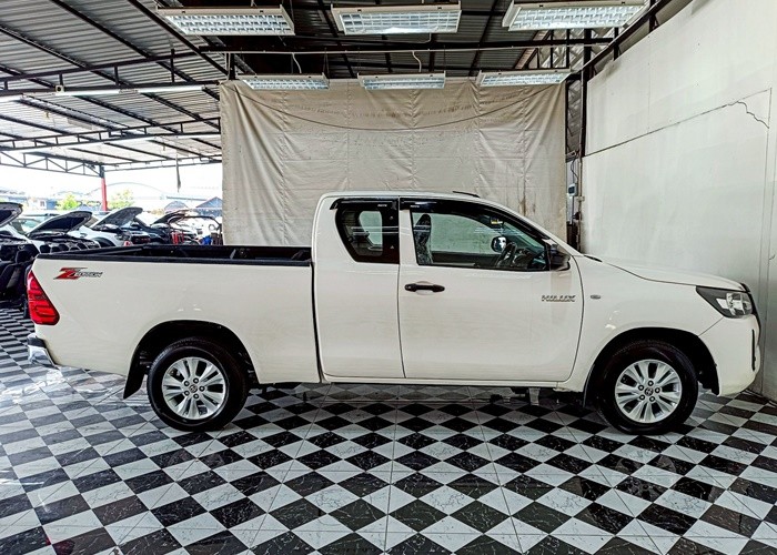 Used 11
                    TOYOTA
                     for Sale Image