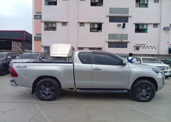 Used 12
                    TOYOTA
                     for Sale Image