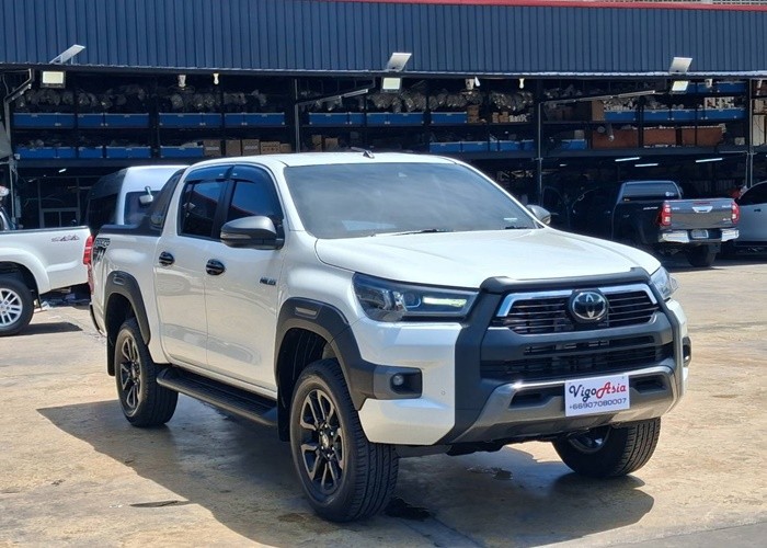 Used 3
                    TOYOTA
                     for Sale Image