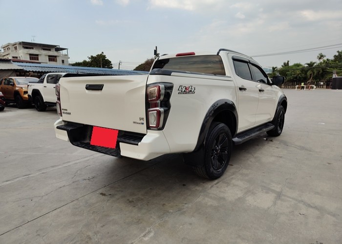 Used 10
                    ISUZU
                     for Sale Image