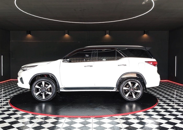 Used 4
                    TOYOTA
                     for Sale Image