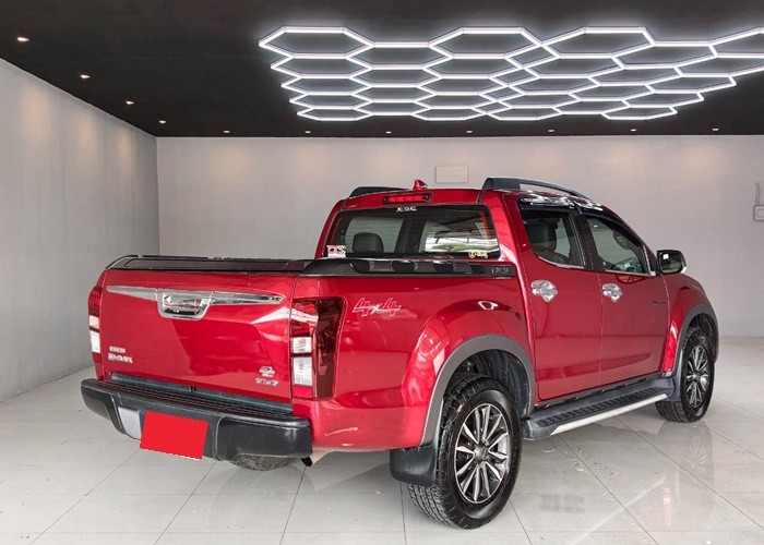 Used 1
                    ISUZU
                     for Sale Image