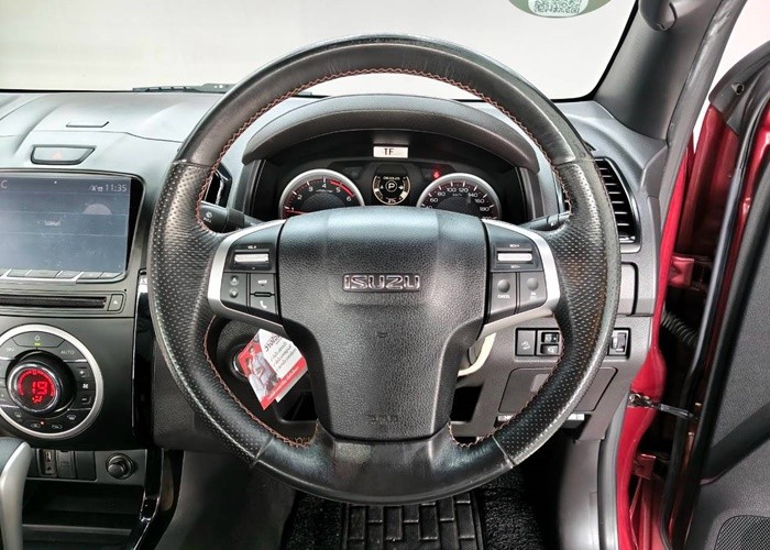 Used 1
                    ISUZU
                     for Sale Image