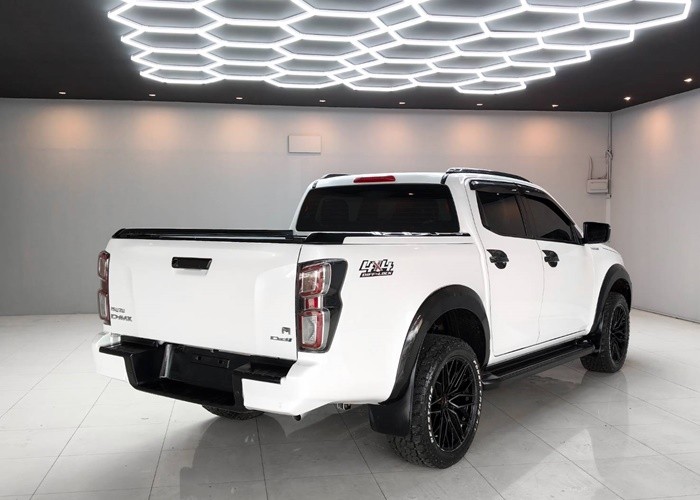 Used 1
                    ISUZU
                     for Sale Image