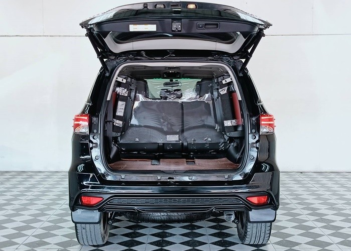 Used 5
                    TOYOTA
                     for Sale Image