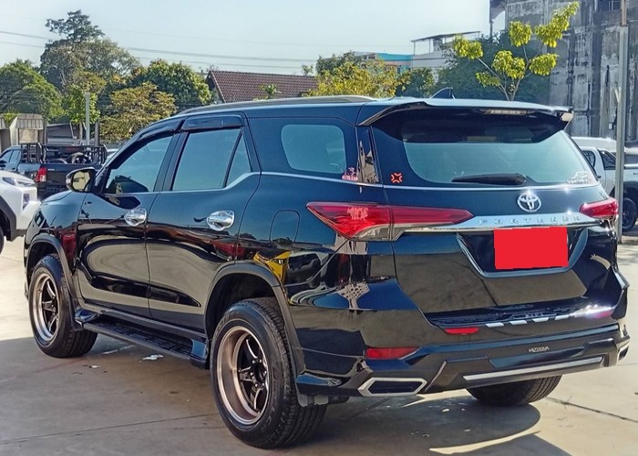 Used 5
                    TOYOTA
                     for Sale Image