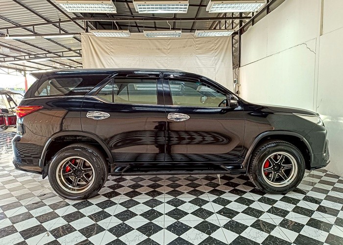 Used 5
                    TOYOTA
                     for Sale Image