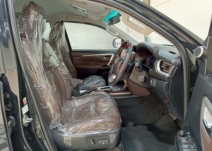 Used 5
                    TOYOTA
                     for Sale Image