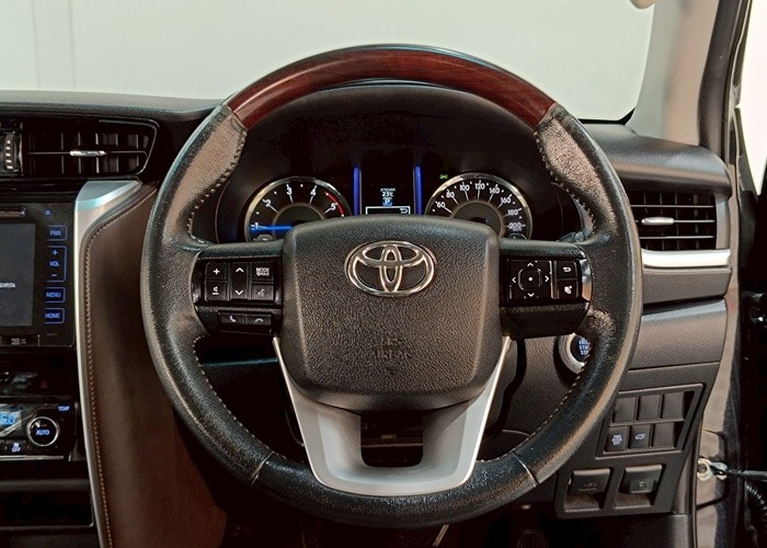 Used 5
                    TOYOTA
                     for Sale Image