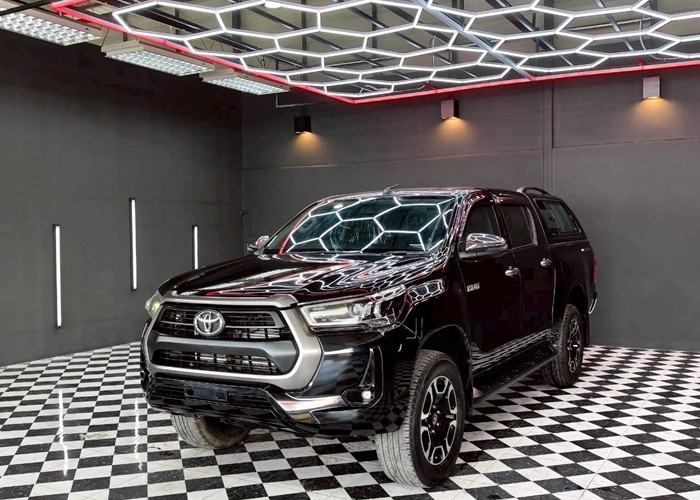 Used 12
                    TOYOTA
                     for Sale Image