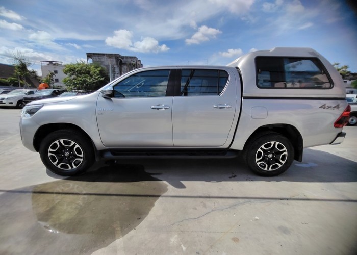 Used 12
                    TOYOTA
                     for Sale Image