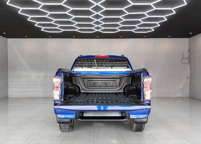 Used 1
                    ISUZU
                     for Sale Image