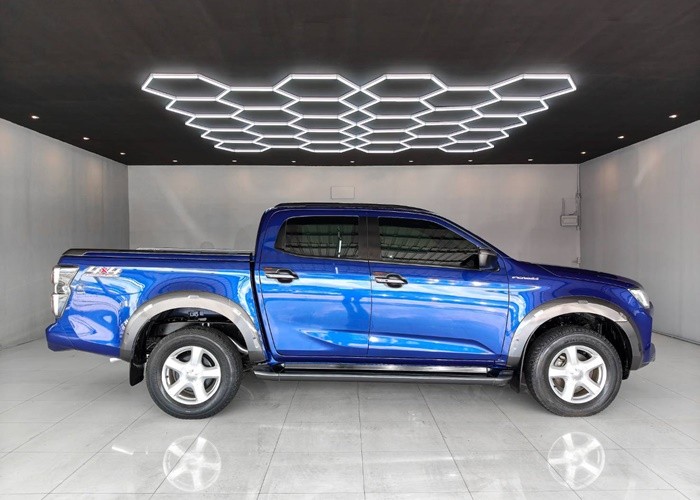 Used 1
                    ISUZU
                     for Sale Image