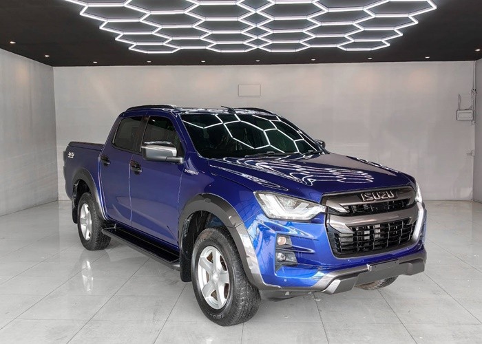 Used 1
                    ISUZU
                     for Sale Image