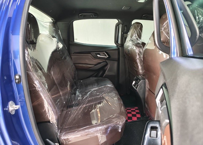 Used 1
                    ISUZU
                     for Sale Image