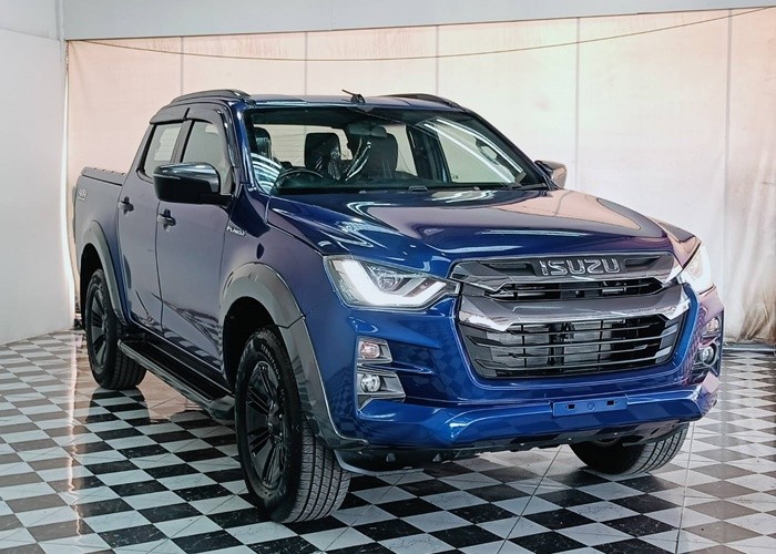 Used 1
                    ISUZU
                     for Sale Image