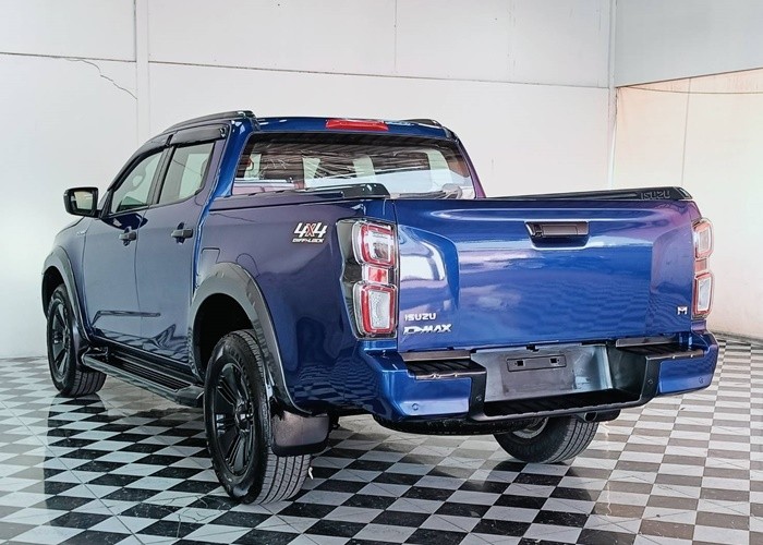 Used 1
                    ISUZU
                     for Sale Image