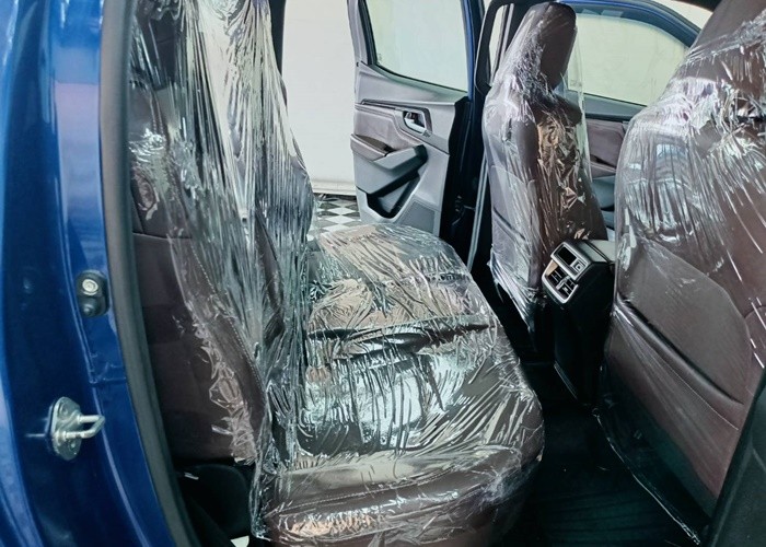 Used 1
                    ISUZU
                     for Sale Image