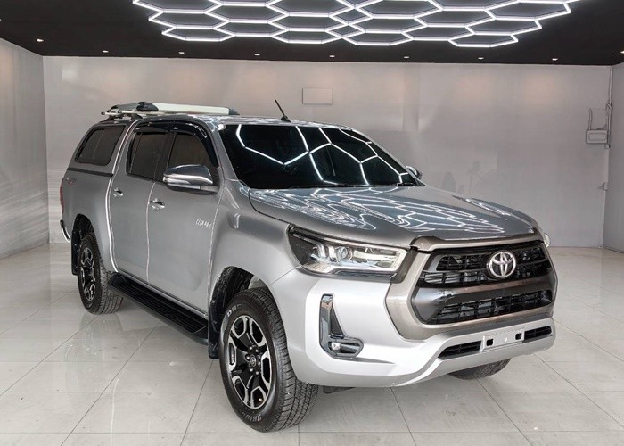 Used 5
                    TOYOTA
                     for Sale Image