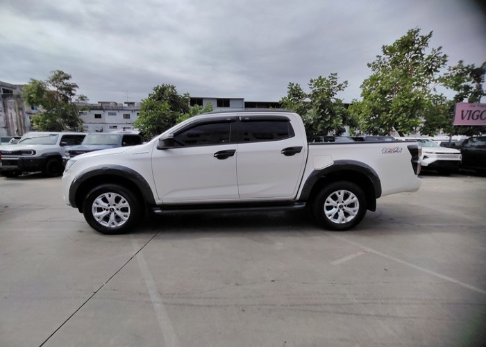 Used 5
                    ISUZU
                     for Sale Image