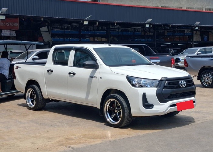 Used 7
                    TOYOTA
                     for Sale Image