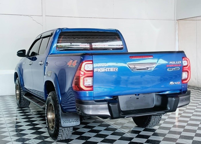 Used 7
                    TOYOTA
                     for Sale Image